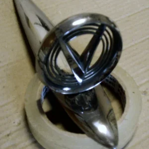1955 Buick Special hood emblem small dots in the chrome Säker betalning