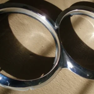 1958 Buick Special headlight door right Erbjudandepris