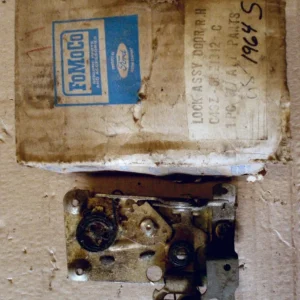 1964 Thunderbird lockcase right N.O.S. car without central locking Populärt val