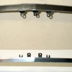 1963 Imperial chrome strip around the grill Köp nu