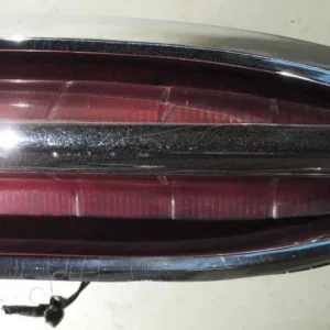 1960 Oldsmobile Super 88 taillight(damaged glass)right Lågt pris