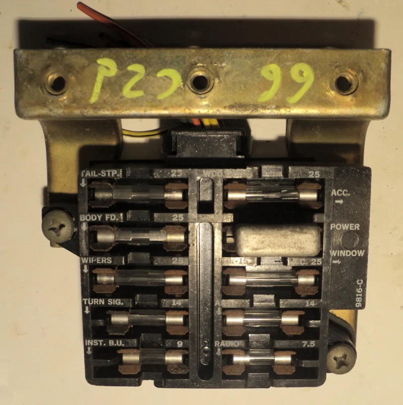 1966 Cadillac fuse holder Endast idag