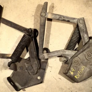 1964 Buick Rivierahood hinge pair Trygg betalning