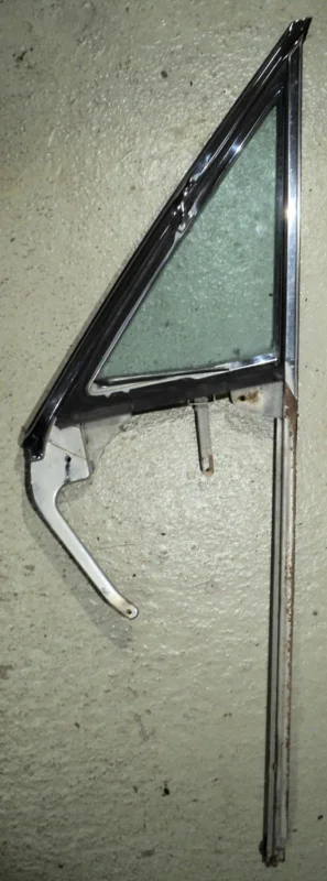 1964 Buick LeSabre4dr ht ventilation window unitleft Lägg i varukorgen
