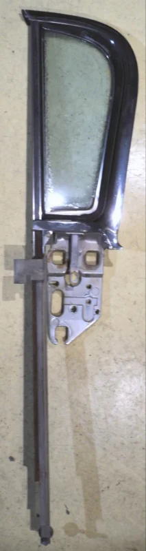 1960 Buick Invicta4dr ht ventilation window unitleft rear Lägg i varukorgen