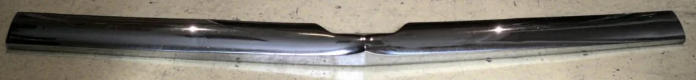 1957Chrysler Windsor hood moulding Beställ nu