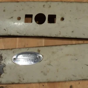 1964 Cadillac seat side plate (pair) Beställ idag