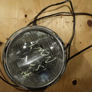 1956Chrysler NewYorker lamp housing Fynd