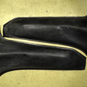 1962Chrysler Imperialplastic b-pillar (small hole in one see picture, pair) risnedsättning