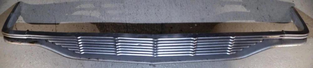 1957 Chrysler WindsorgrillNote only in stor Rabatter