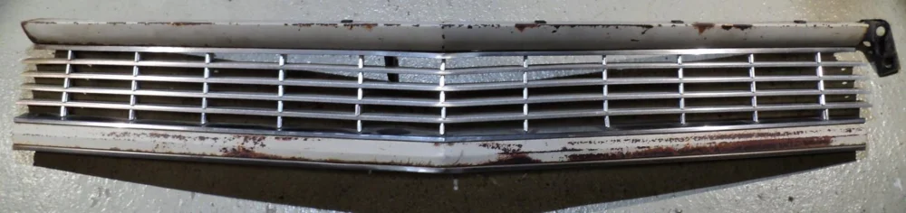 1964 Cadillacupper grill with middle partNote only in stor Kampanjpris