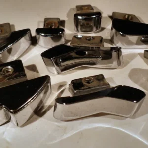 1956 Chrysler NewYorker 4dr sedan chrome pieces between the doors of the B-post Billigare