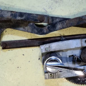 1961 Ford Galaxie window crank mechanismleft front Erbjudandepris