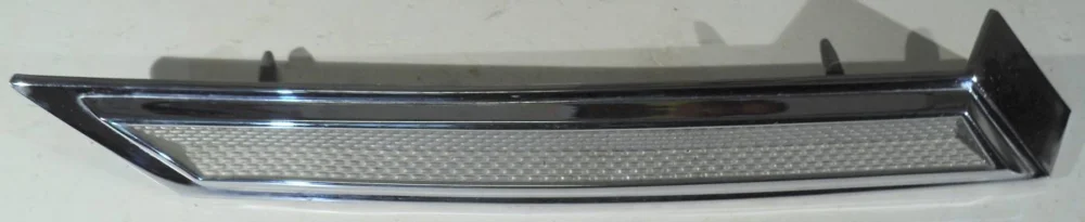 1965-1966Dodge Monaco2dr ht chrome roof post left Kampanj