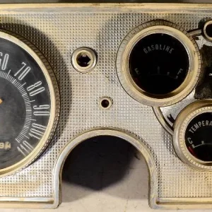 1963 Plymouth Valiantinstrument housingspeedometer, tank gauge, ampere gauge, temp gauge, ignition switch Fri frakt