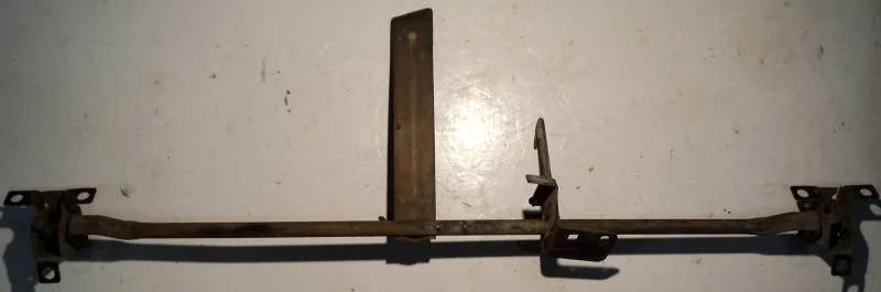 1966 Cadillachood lock Nedsatt pris